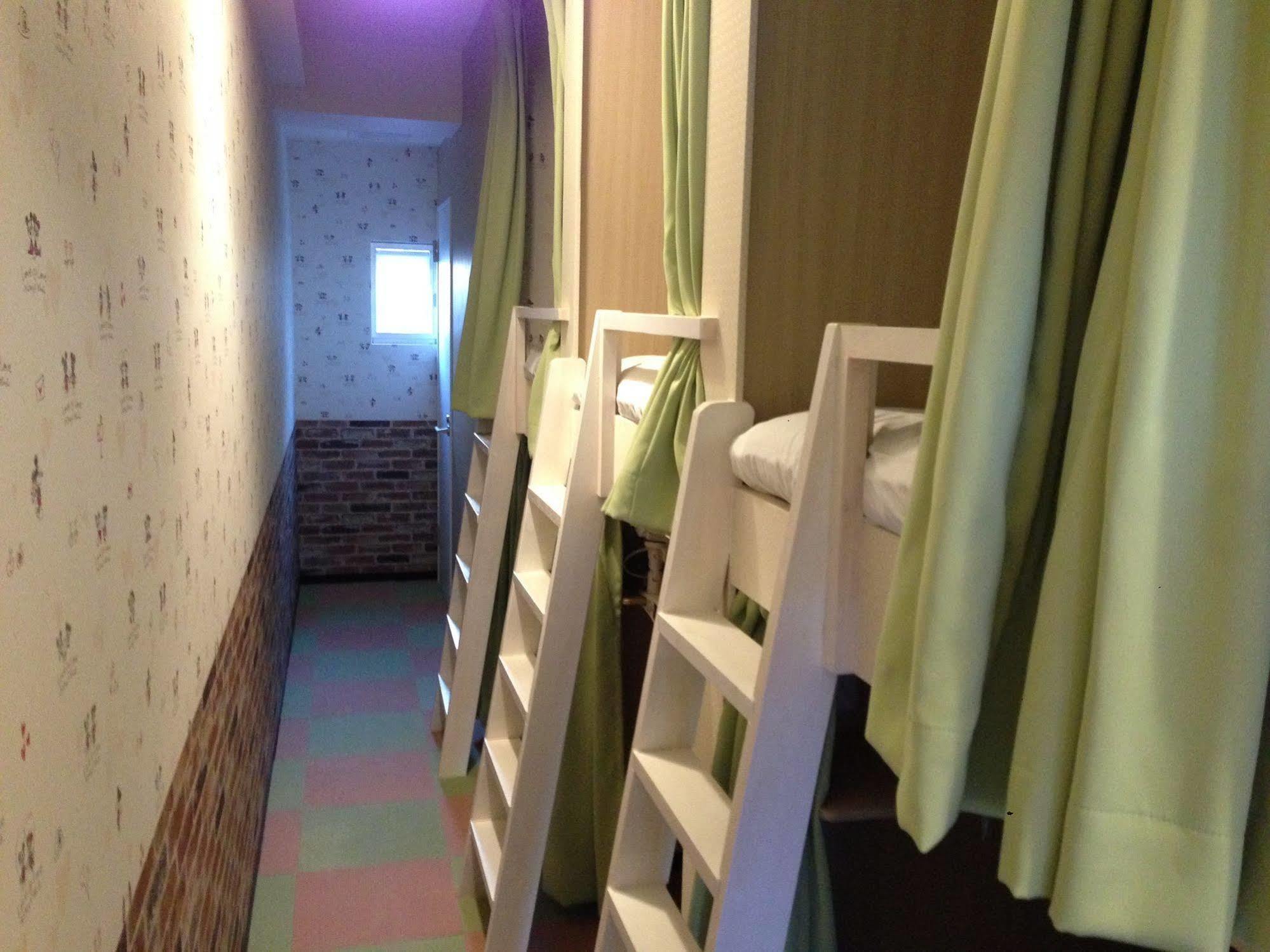 Fukuoka Guesthouse Little Asia Kokura Китакюсю Экстерьер фото